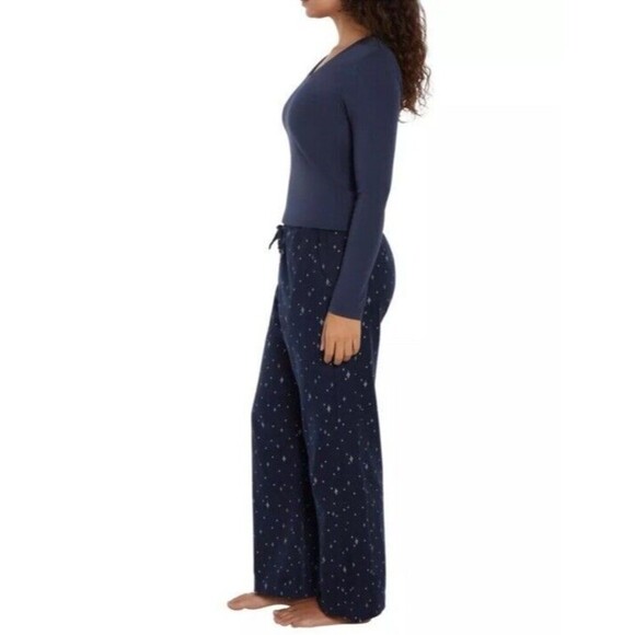 Gap Women's V neck Top Flannel Bottom Pajama Set Size XL 2 Piece Midnight Stars - Picture 4 of 7